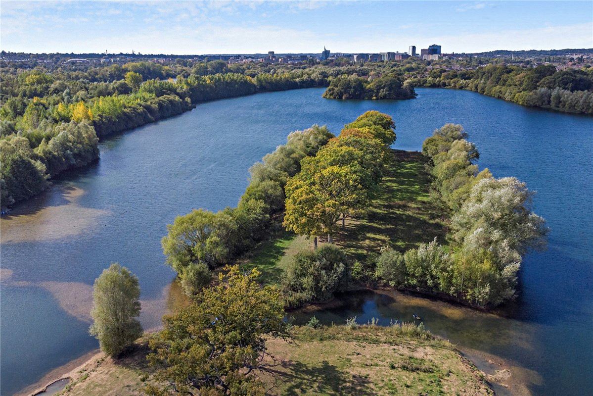411 acres Land, Henley Road, Caversham RG4 - Available