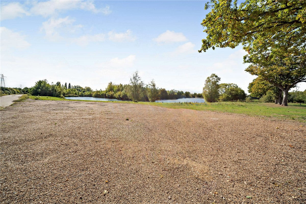 411 acres Land, Henley Road, Caversham RG4 - Available
