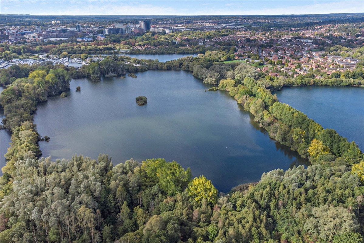 411 acres Land, Henley Road, Caversham RG4 - Available