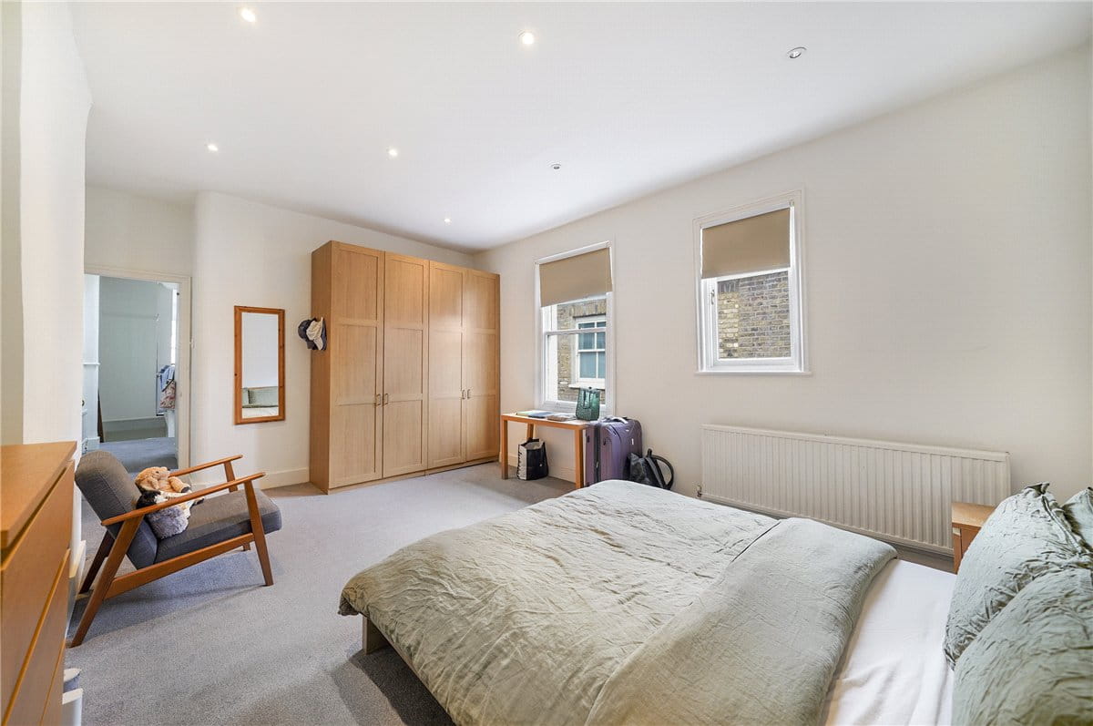 2 bedroom flat, Danehurst Street, London SW6 - Let Agreed