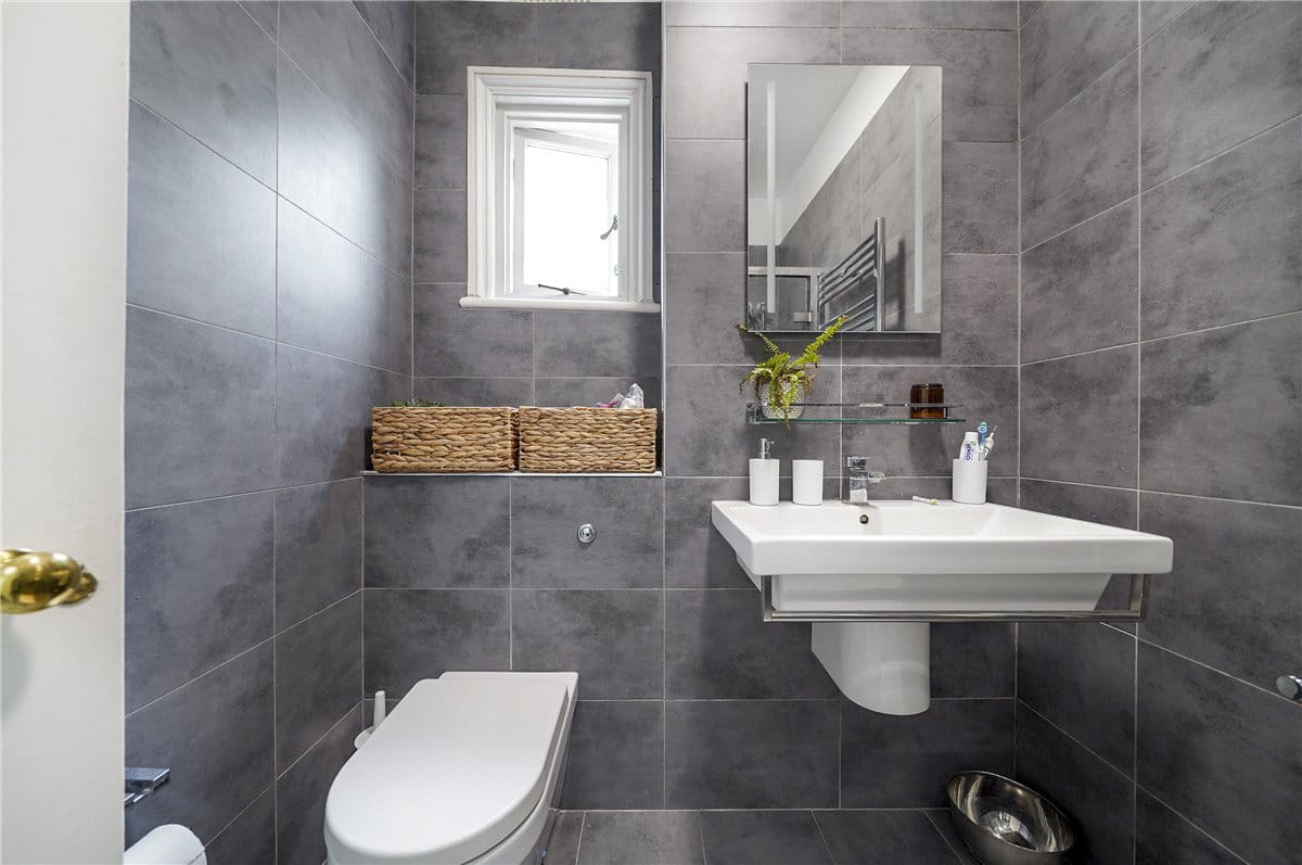 2 bedroom flat, Danehurst Street, London SW6 - Let Agreed