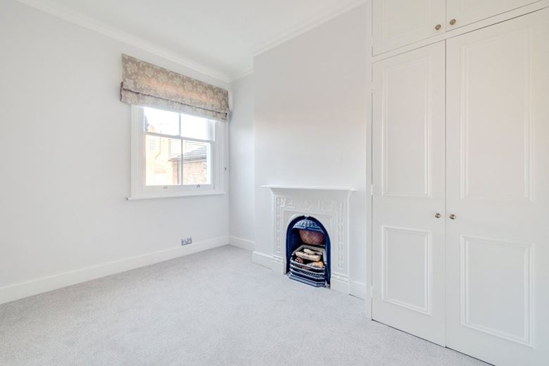 2 bedroom flat, Edgarley Terrace, London SW6