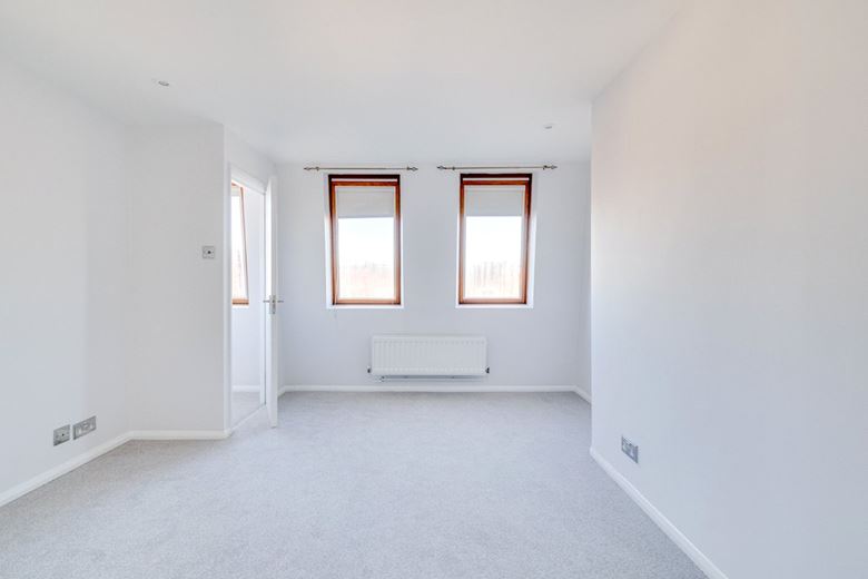2 bedroom flat, Edgarley Terrace, London SW6