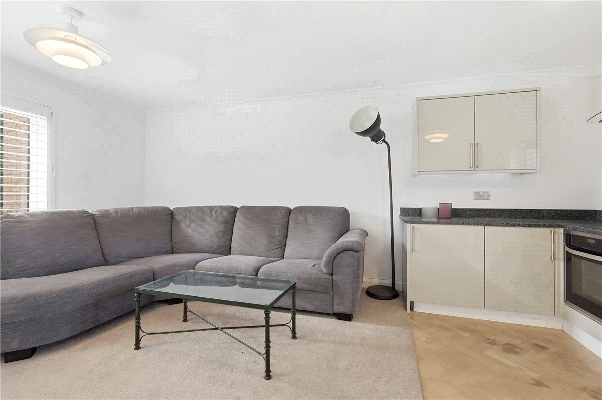1 bedroom flat, Ranelagh Gardens, London SW6 - Available