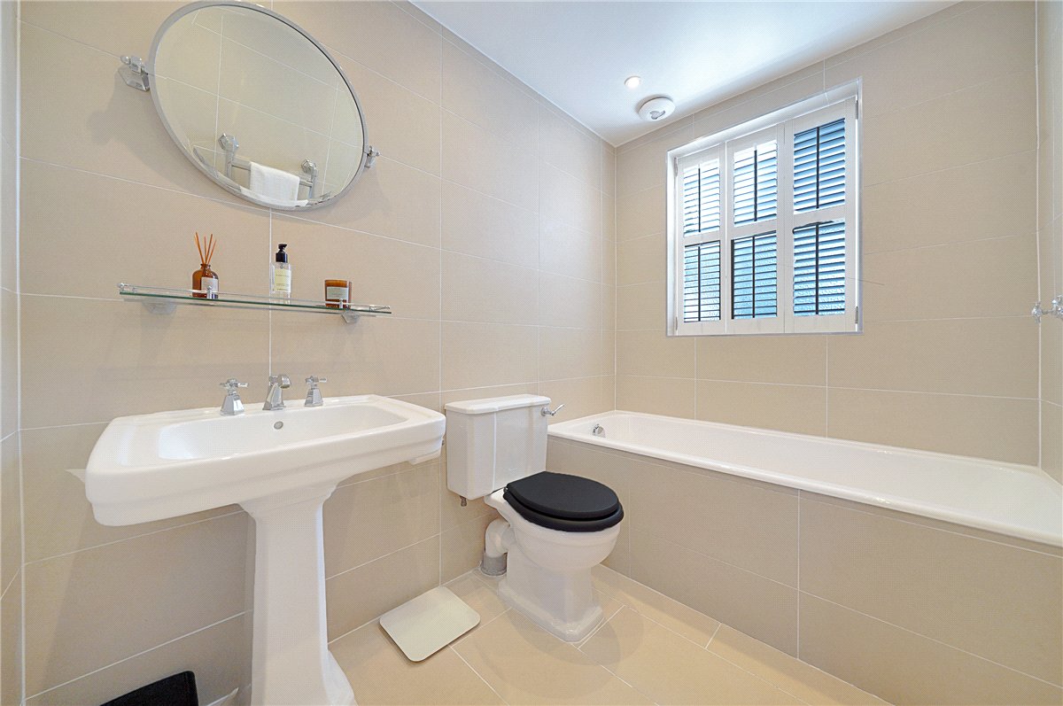 4 bedroom house, Kenyon Street, London SW6 - Available
