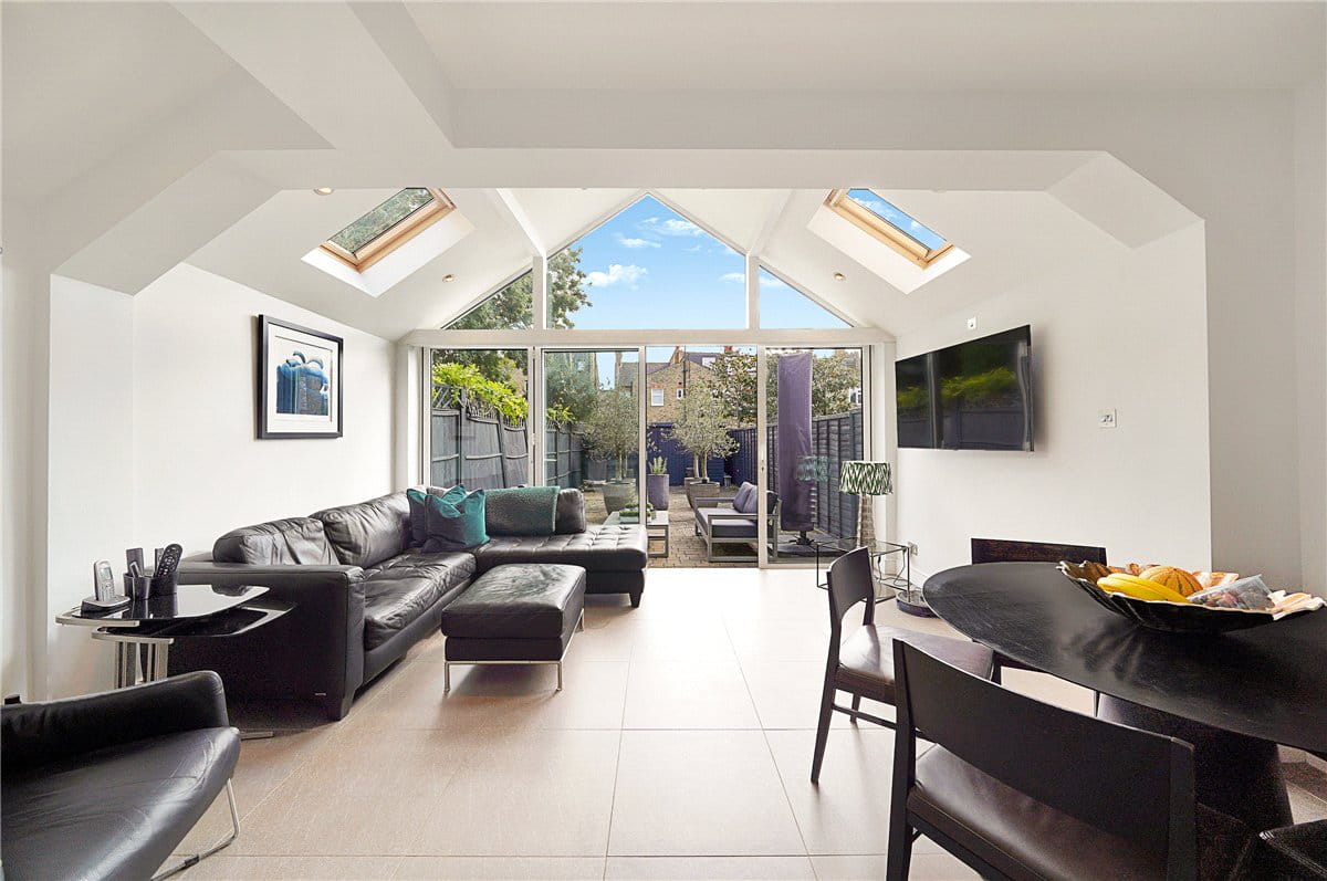 4 bedroom house, Kenyon Street, London SW6 - Available