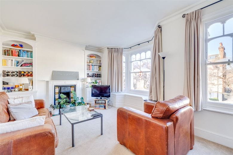 3 bedroom flat, Harbord Street, London SW6 - Let Agreed