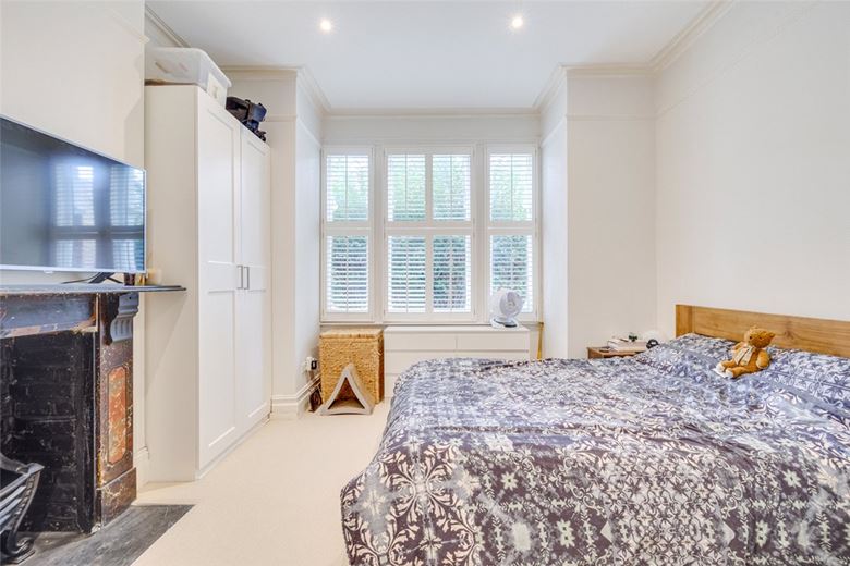 2 bedroom flat, Niton Street, Bishops Park SW6