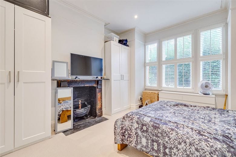 2 bedroom flat, Niton Street, Bishops Park SW6