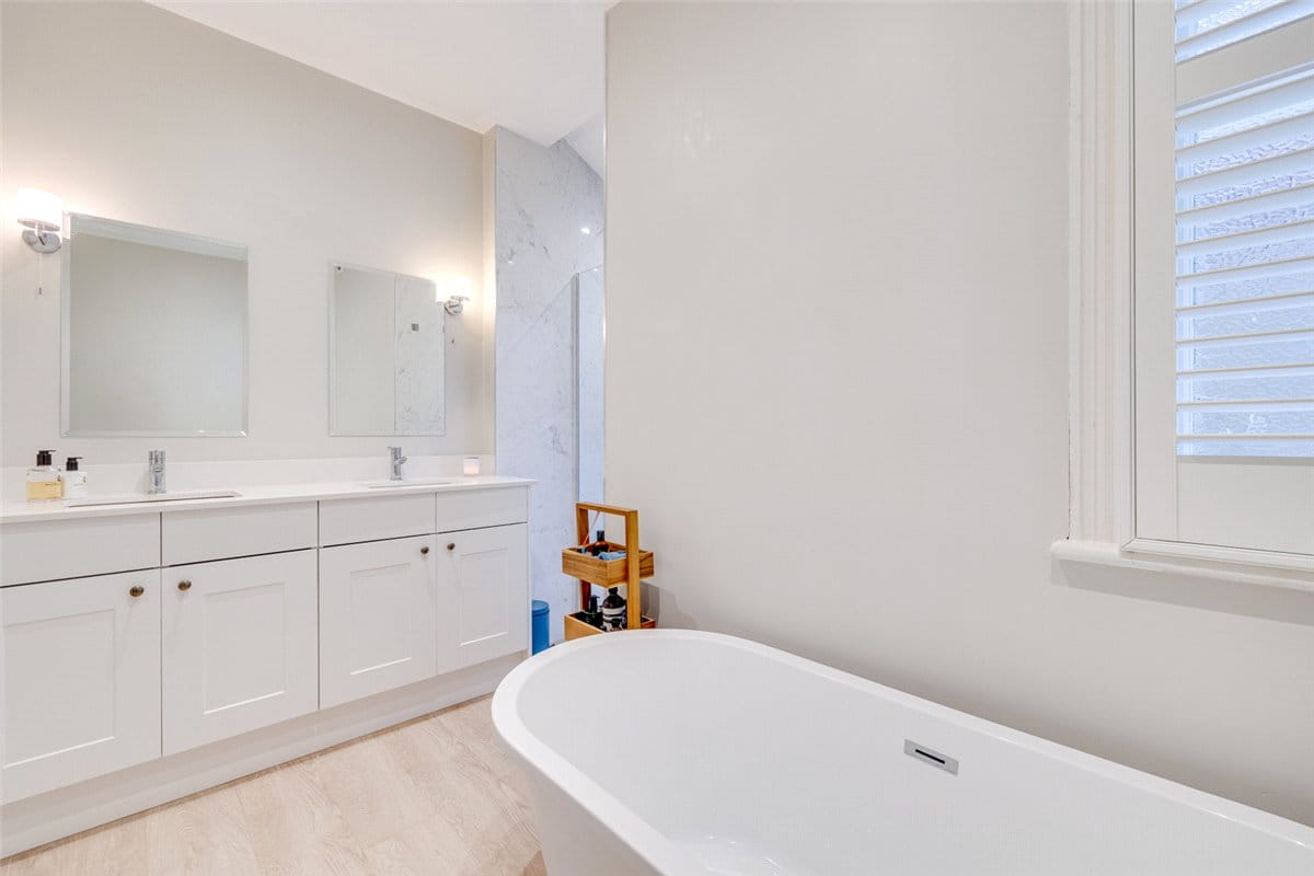 2 bedroom flat, Niton Street, Bishops Park SW6