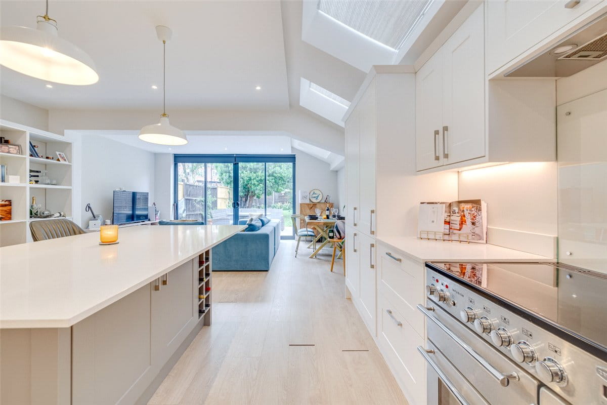 2 bedroom flat, Niton Street, Bishops Park SW6