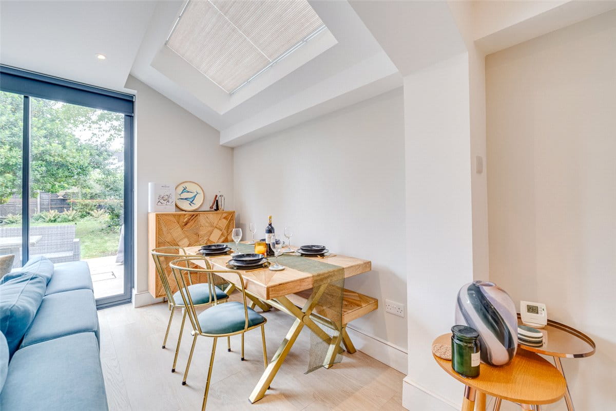 2 bedroom flat, Niton Street, Bishops Park SW6