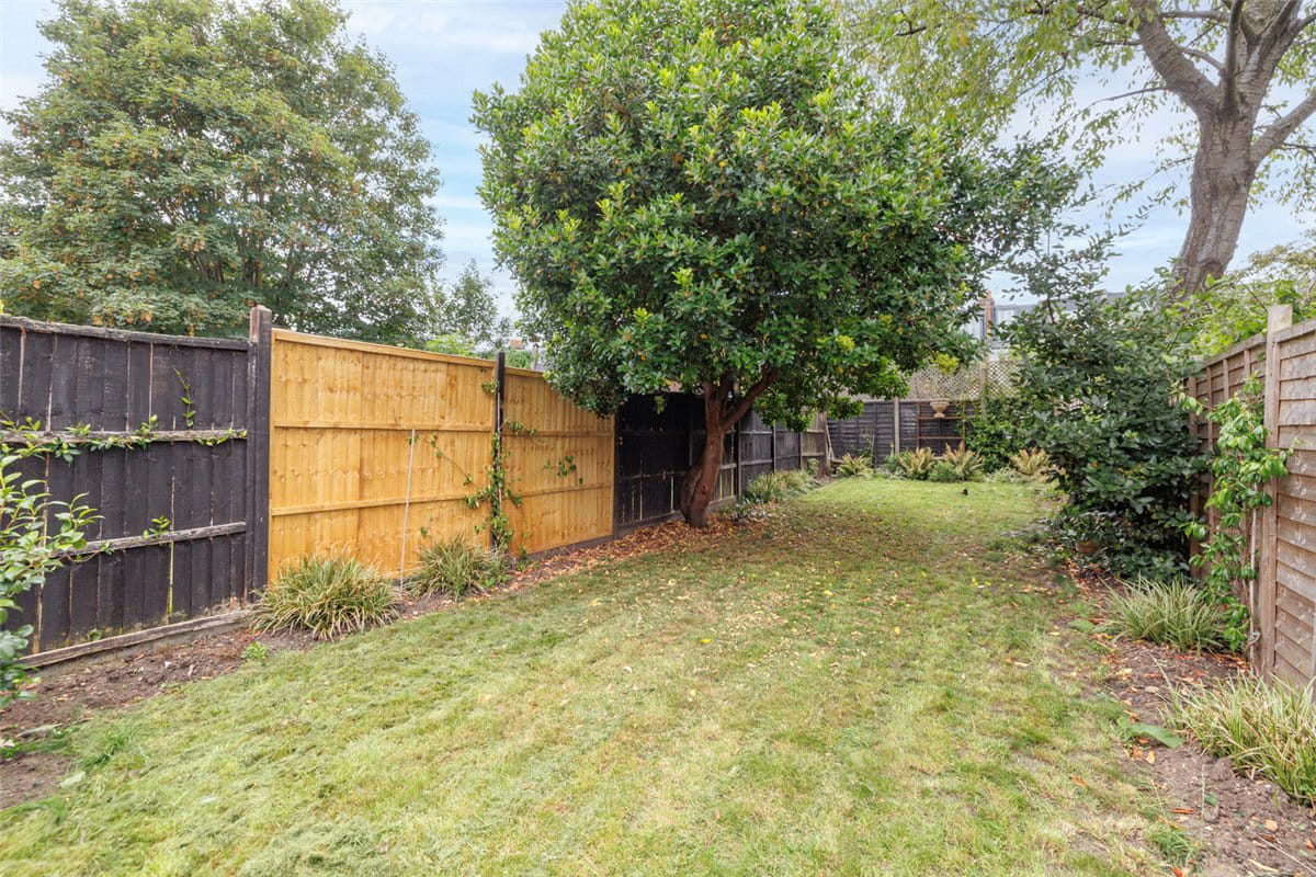 2 bedroom flat, Niton Street, Bishops Park SW6