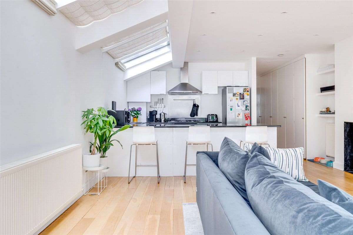 2 bedroom flat, Woodlawn Road, London SW6