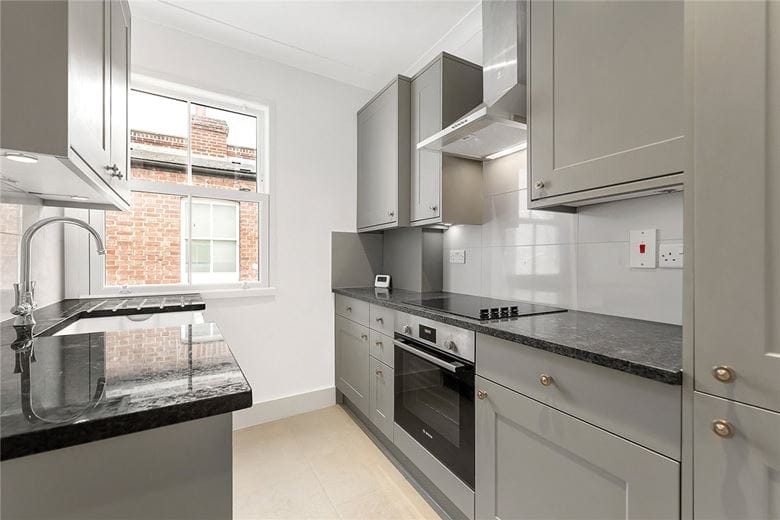 2 bedroom flat, Marville Road, London SW6 - Let Agreed