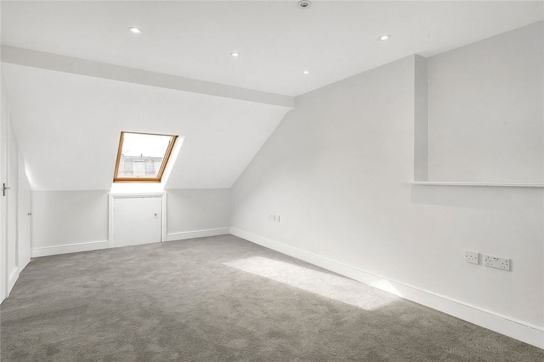 2 bedroom flat, Marville Road, London SW6 - Let Agreed
