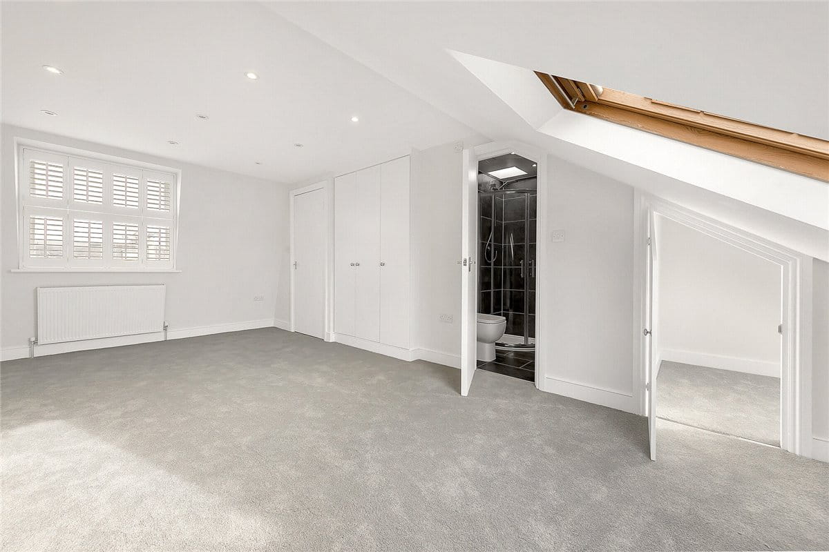 2 bedroom flat, Marville Road, London SW6 - Let Agreed