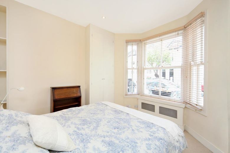 2 bedroom flat, Firth Gardens, London SW6 - Let Agreed