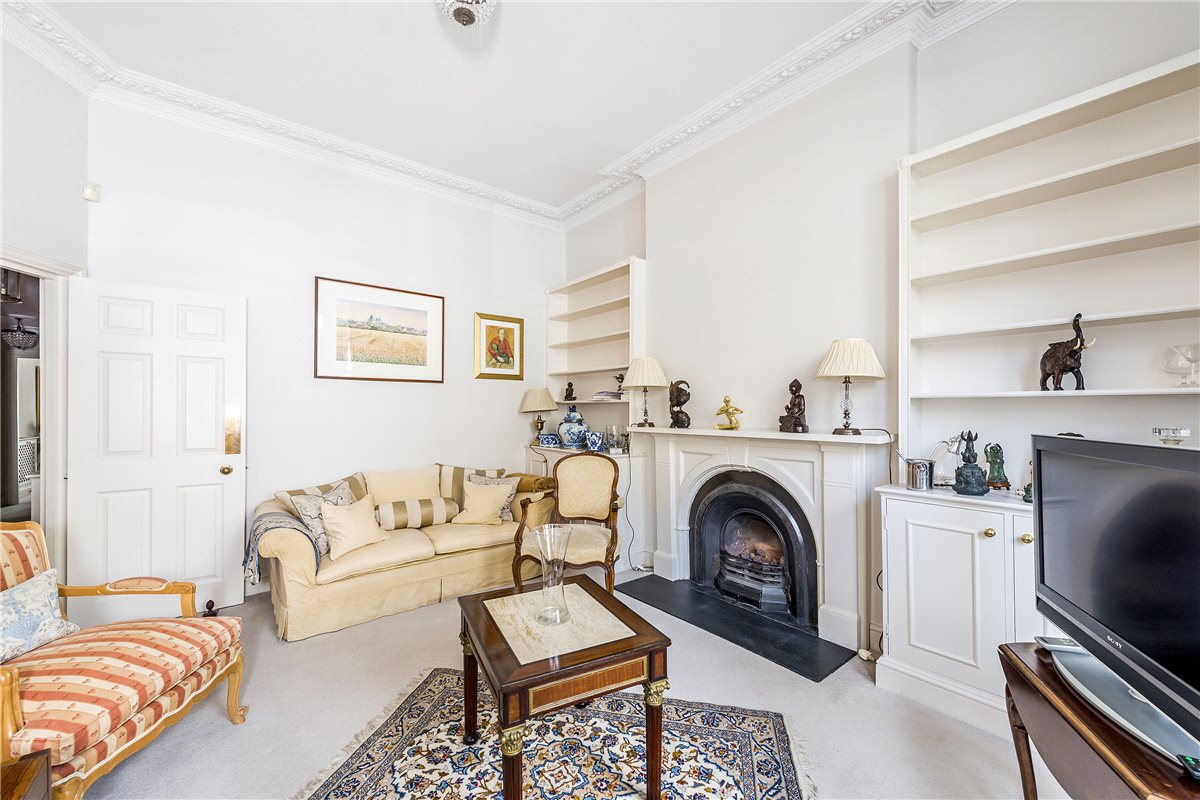1 bedroom flat, Bishops Road, London SW6 - Available