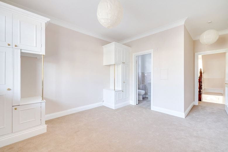 4 bedroom house, Lysia Street, London SW6
