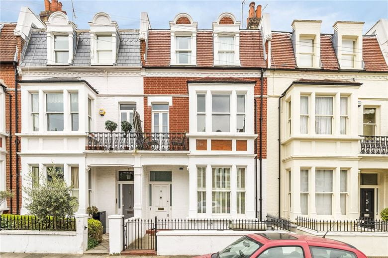 2 bedroom flat, Hestercombe Avenue, London SW6 - Let Agreed