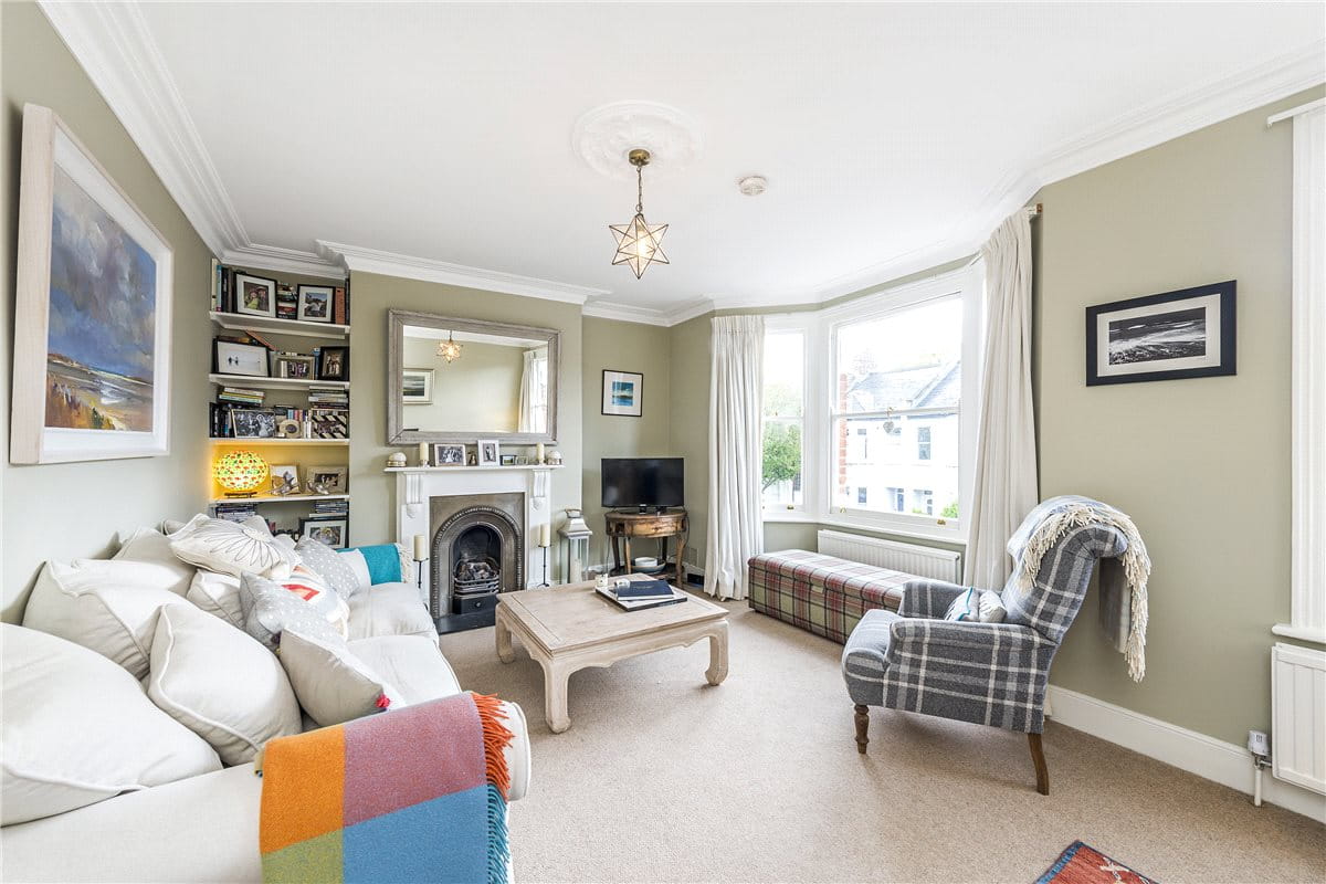 2 bedroom flat, Inglethorpe Street, London SW6 - Let Agreed
