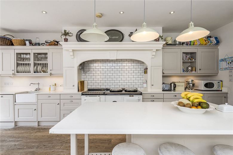 5 bedroom house, Langthorne Street, London SW6 - Let Agreed