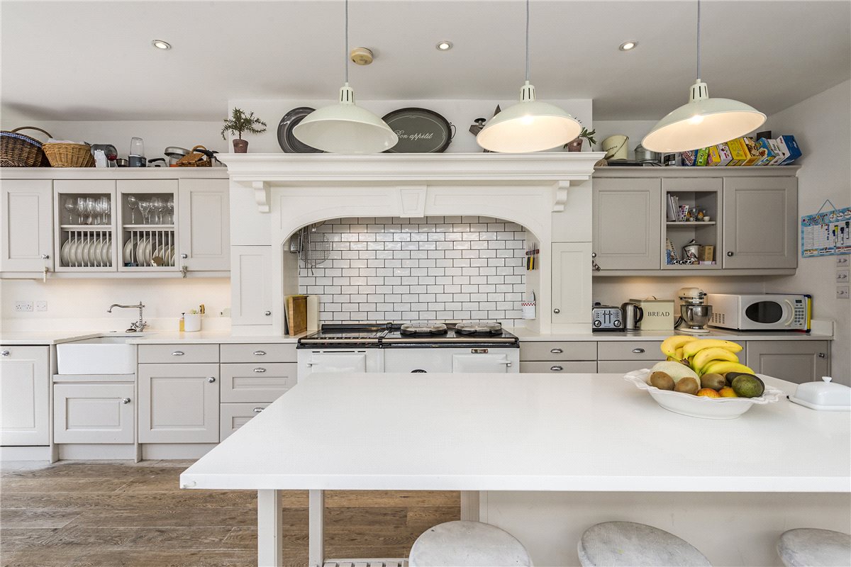 5 bedroom house, Langthorne Street, London SW6 - Let Agreed