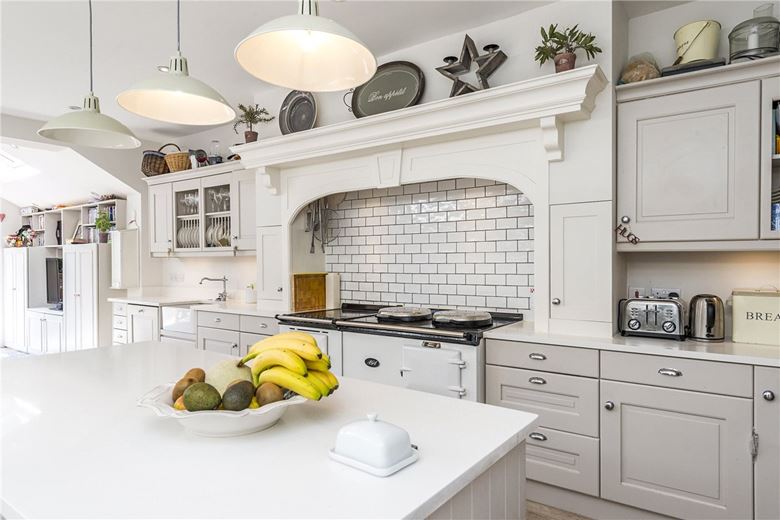 5 bedroom house, Langthorne Street, London SW6 - Let Agreed