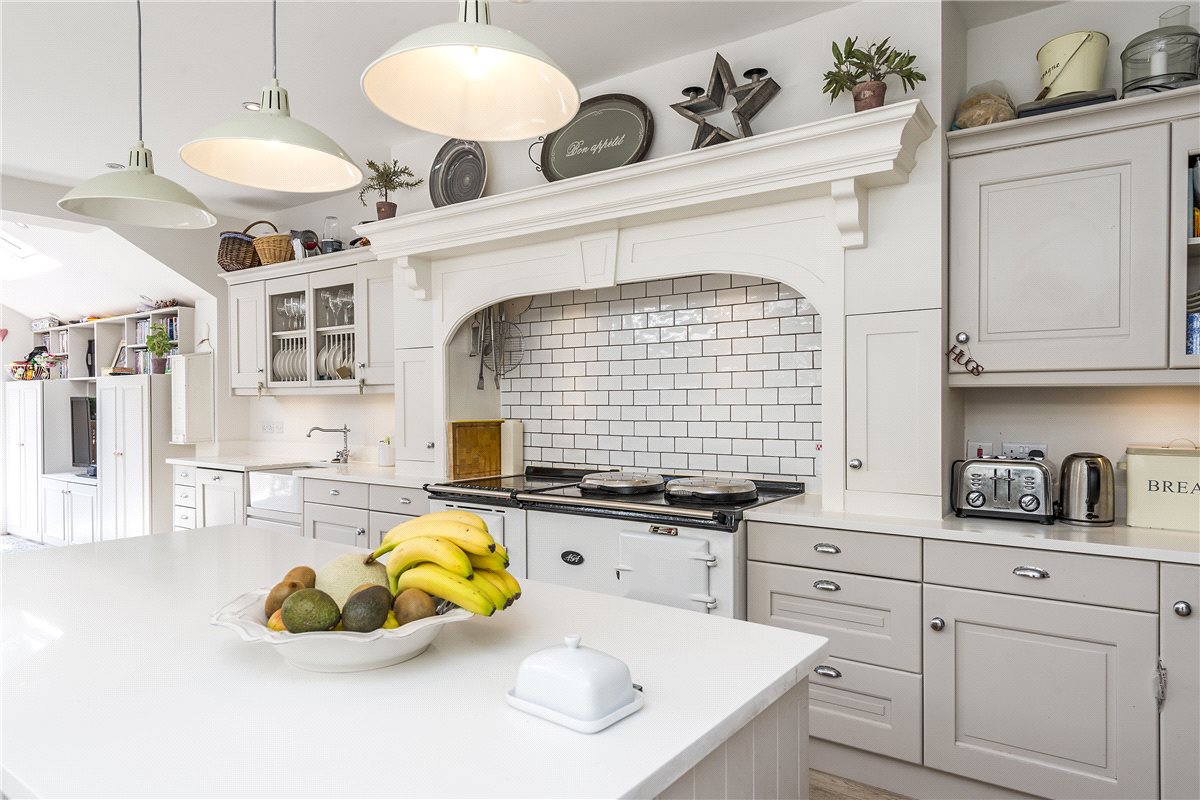 5 bedroom house, Langthorne Street, London SW6 - Let Agreed