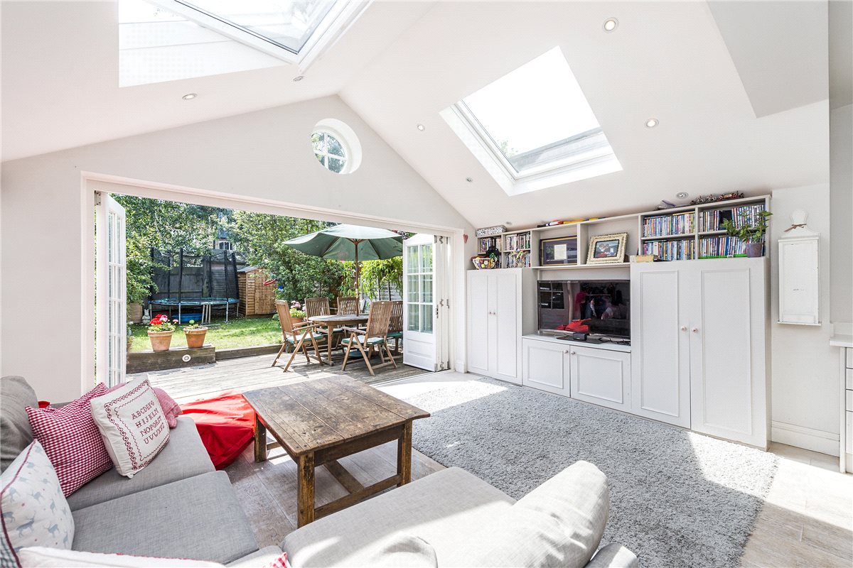 5 bedroom house, Langthorne Street, London SW6 - Let Agreed