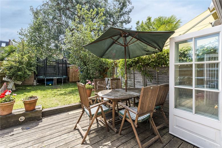 5 bedroom house, Langthorne Street, London SW6 - Let Agreed