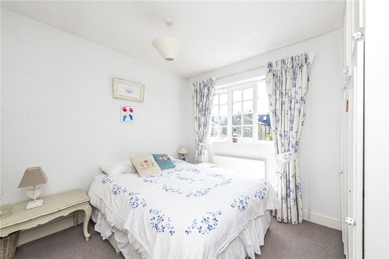 5 bedroom house, Langthorne Street, London SW6 - Let Agreed