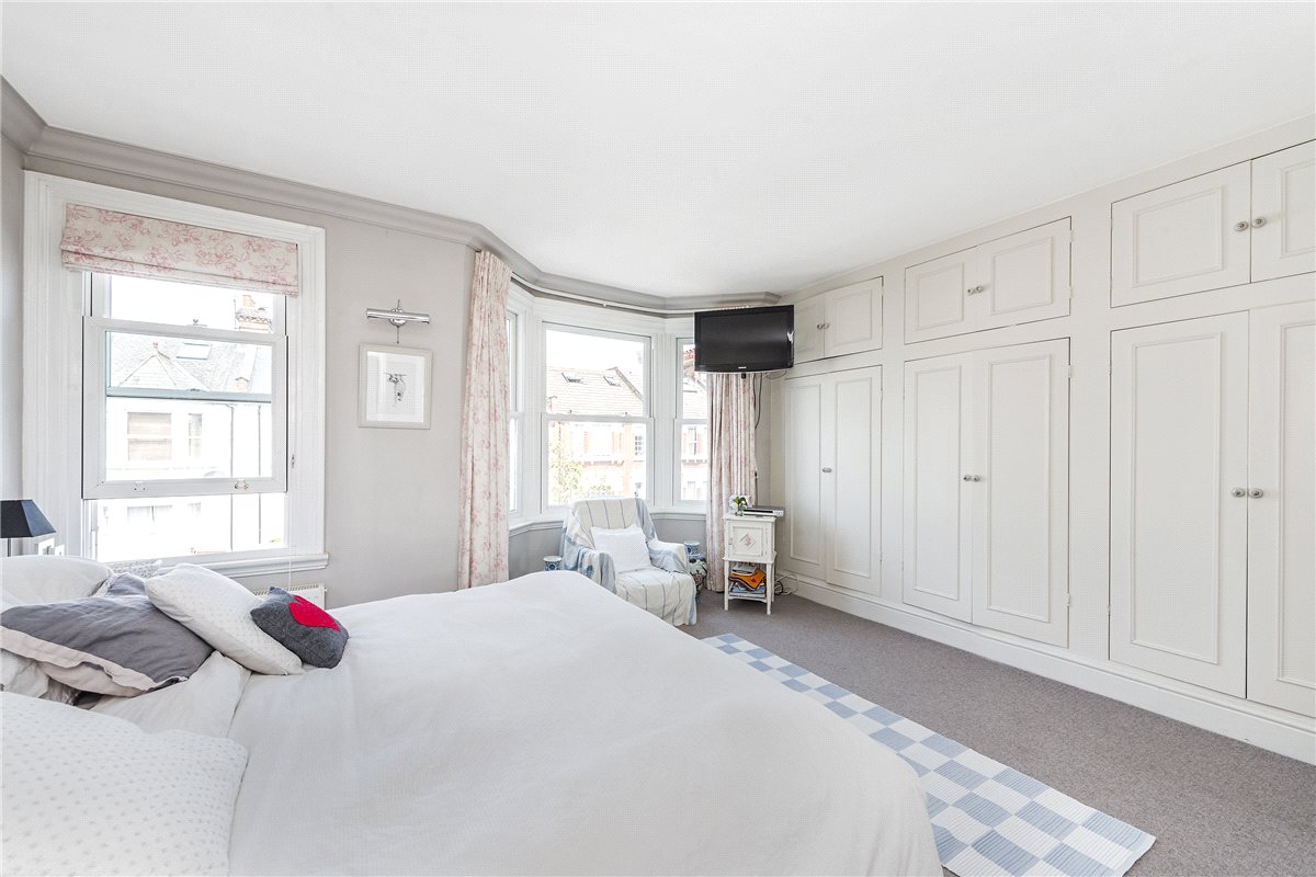 5 bedroom house, Langthorne Street, London SW6 - Let Agreed