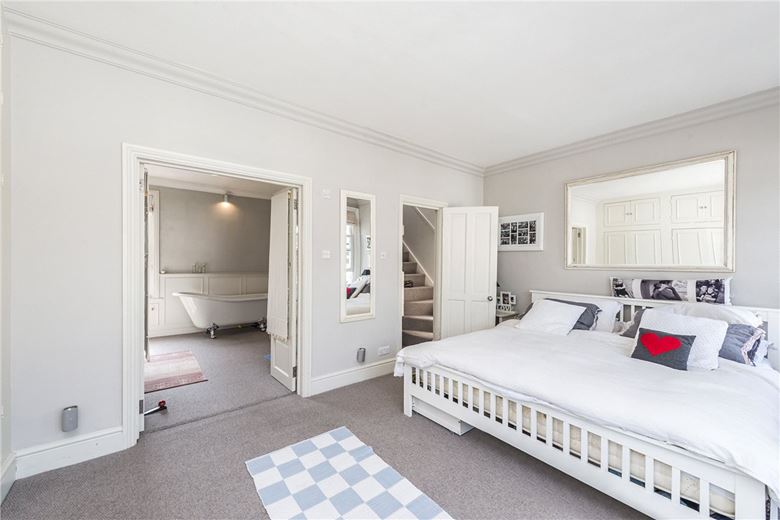 5 bedroom house, Langthorne Street, London SW6 - Let Agreed