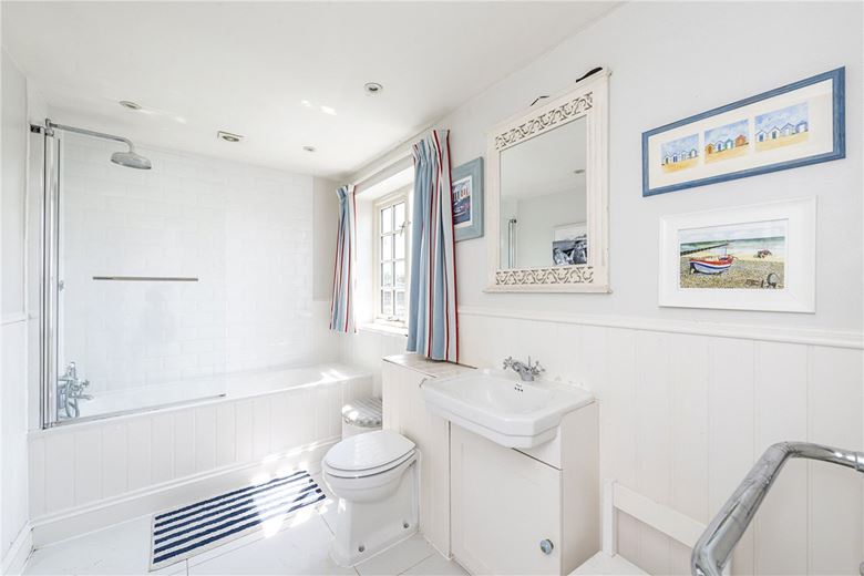 5 bedroom house, Langthorne Street, London SW6 - Let Agreed