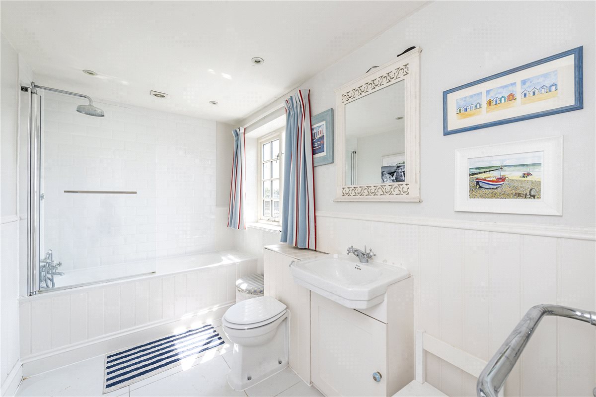 5 bedroom house, Langthorne Street, London SW6 - Let Agreed