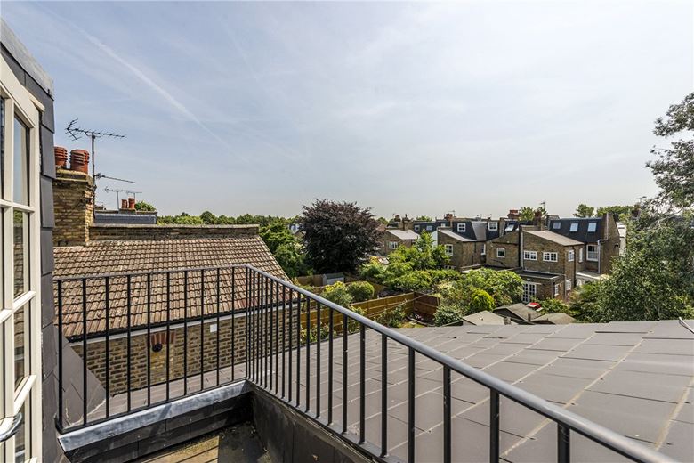 5 bedroom house, Langthorne Street, London SW6 - Let Agreed