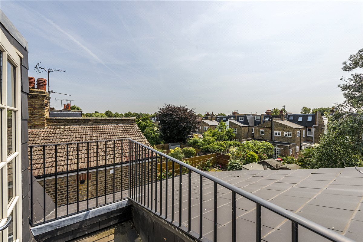 5 bedroom house, Langthorne Street, London SW6 - Let Agreed