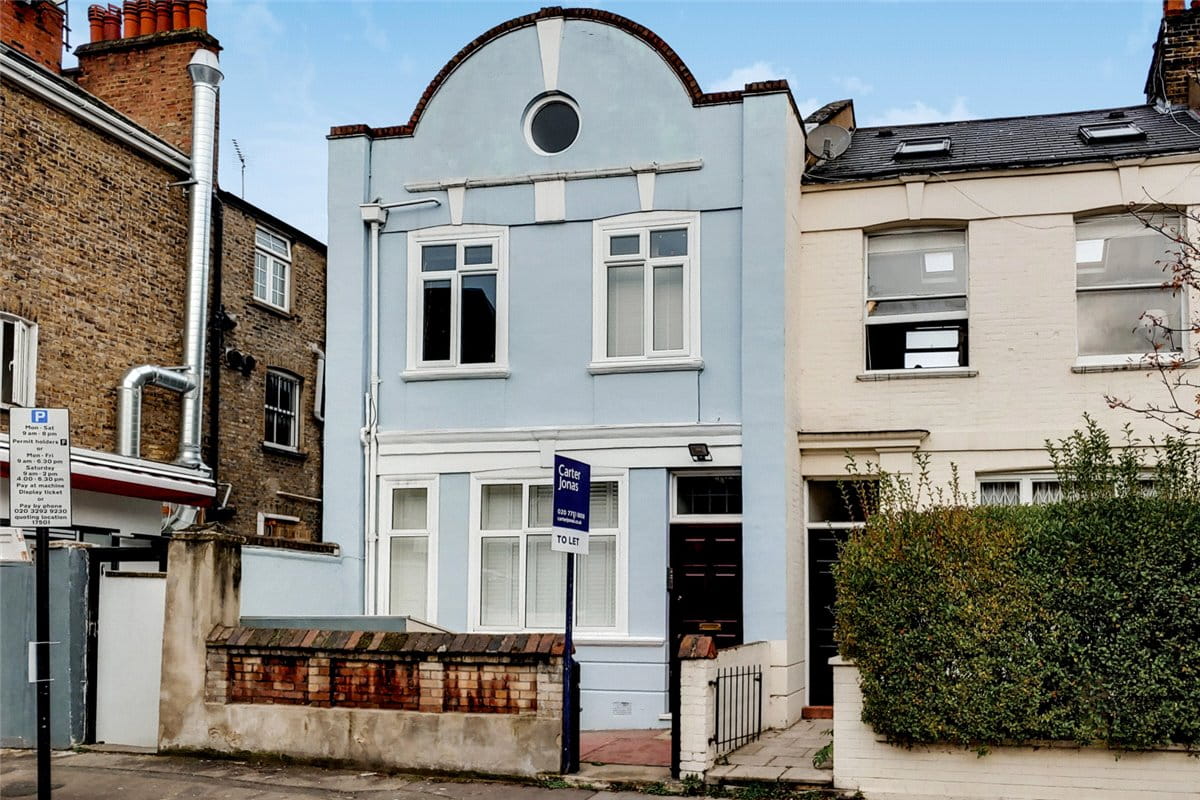 2 bedroom flat, Sedlescombe Road, London SW6 - Let Agreed