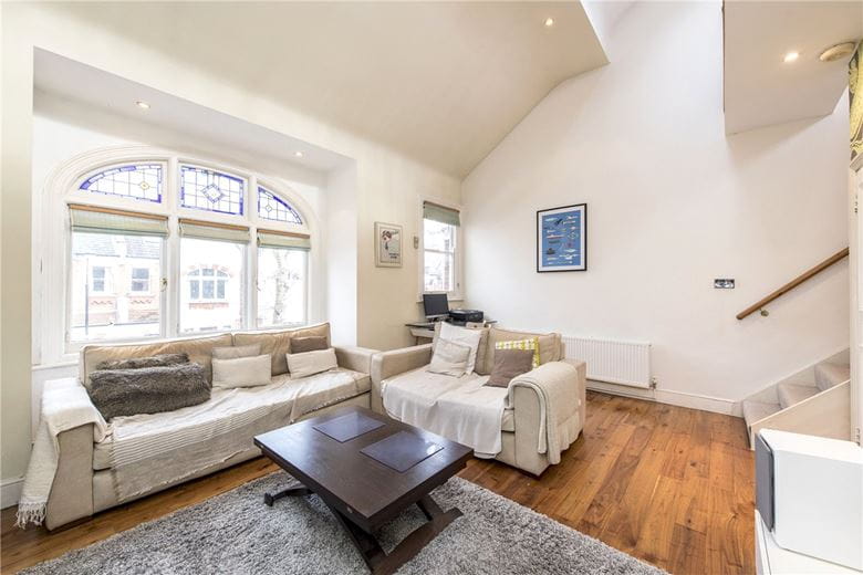 3 bedroom maisonette, Niton Street, London SW6
