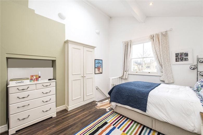 3 bedroom maisonette, Niton Street, London SW6