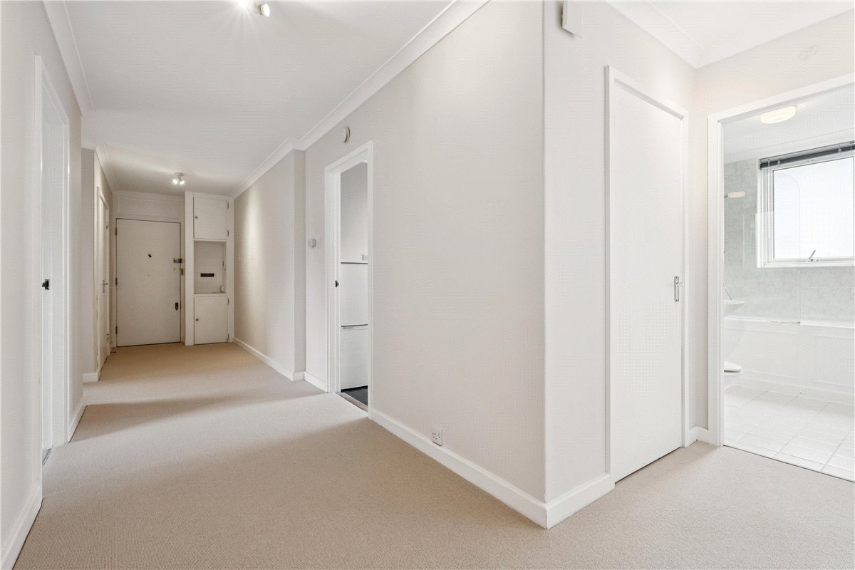 3 bedroom flat, Napier Court, Ranelagh Gardens SW6 - Available