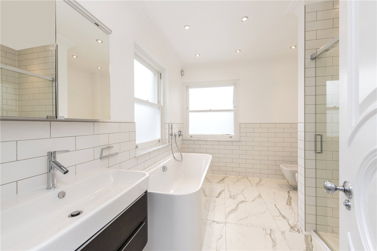 5 bedroom house, Kimbell Gardens, London SW6 - Available