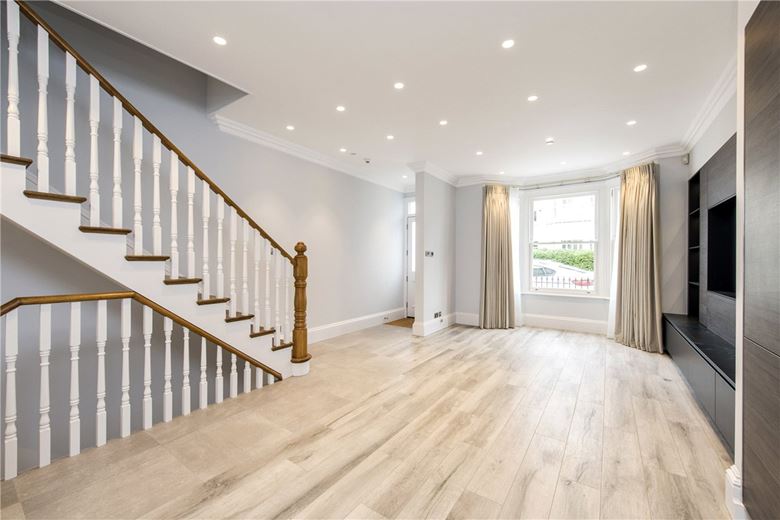 5 bedroom house, Kimbell Gardens, London SW6 - Available