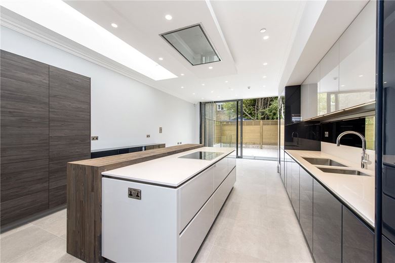 5 bedroom house, Kimbell Gardens, London SW6 - Available