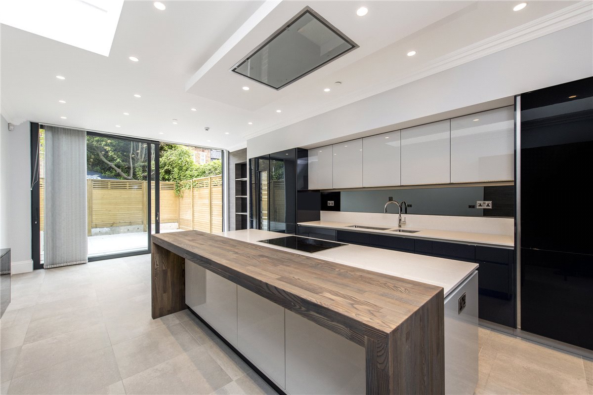 5 bedroom house, Kimbell Gardens, London SW6 - Available
