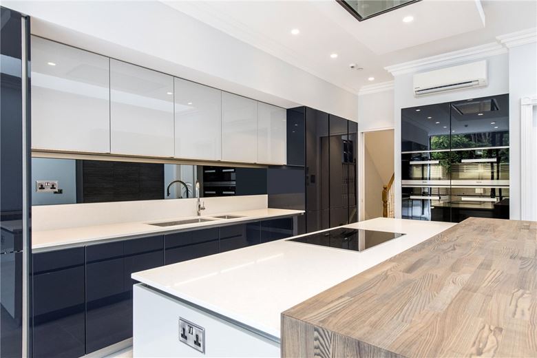 5 bedroom house, Kimbell Gardens, London SW6 - Available