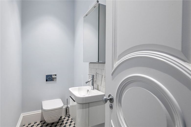 5 bedroom house, Kimbell Gardens, London SW6 - Available