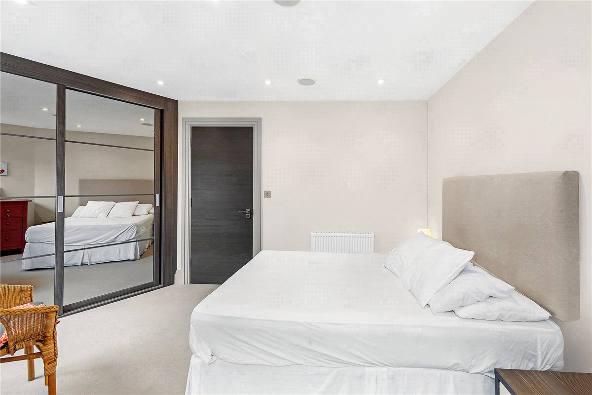 1 bedroom flat, Grayton House, 498-504 Fulham Road SW6 - Available